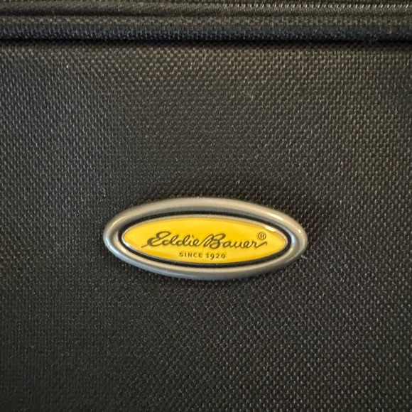 Eddie Bauer hand luggage and laptop bag - Picture 6 of 8